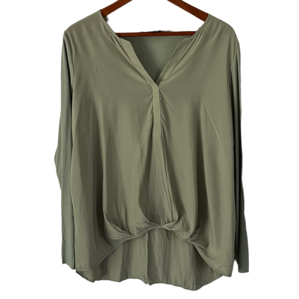 Lola & Sophie Seafoam Green Blouse Size Medium